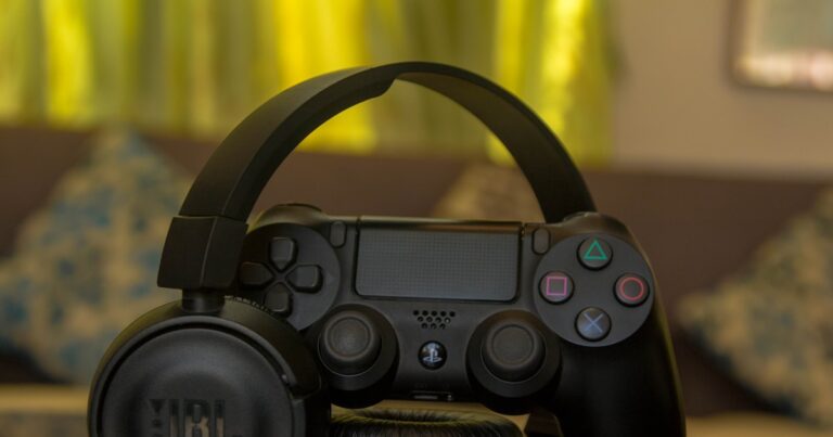 Featured image for What Are the 7 Most Used Headphones in USA 2025